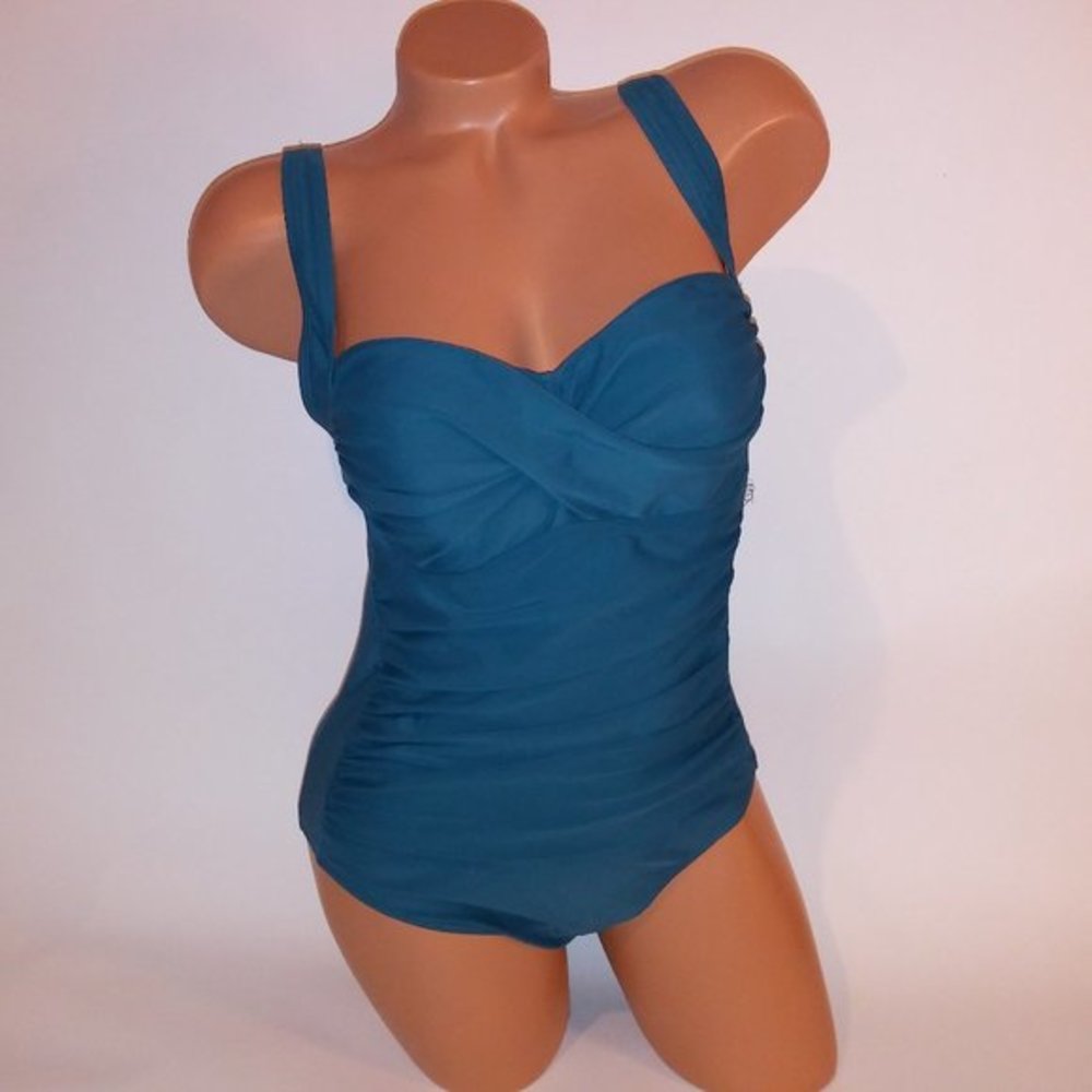 Shore Shapes One Piece Swim Size 10 Solid Teal Shelf Bra Wireless Preowned  *Bun